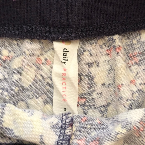 DAILY PRACTICE by ANTHROPOLOGIE Floral Lounge Shorts - Picture 6 of 10